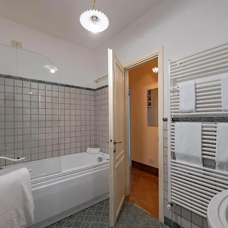 San Siro Sleeps 8 Pool Wifi *